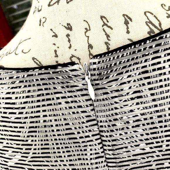 Antonio Melani Sleeveless Black White Lined Grosgrain Waist Shift Dress Size 8 - Picture 11 of 13